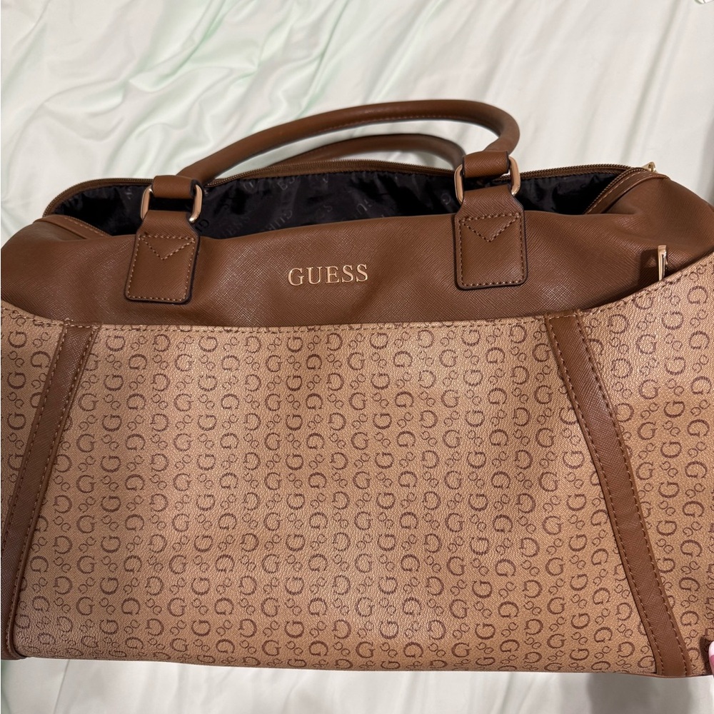 Guess Large Weekender Travel Duffel Bag - Picture 2 of 8